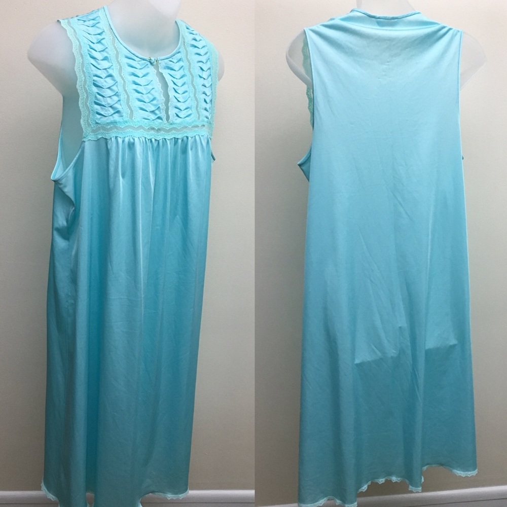 Vintage vanity fair nightgown lingerie